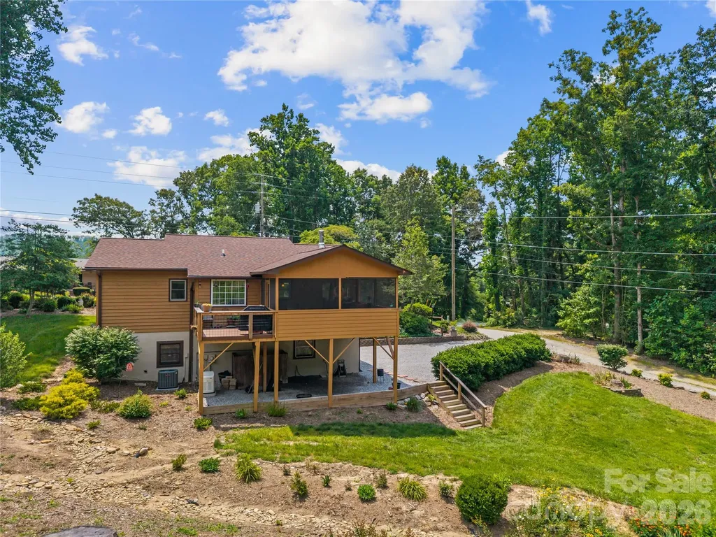6 Kendra Road Hendersonville NC 28792