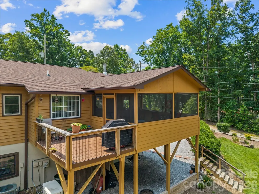 6 Kendra Road Hendersonville NC 28792
