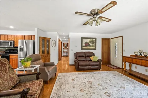 6 Kendra Road Hendersonville NC 28792