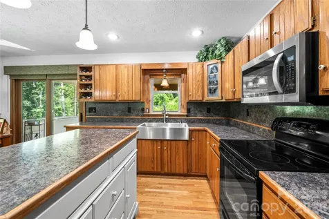 6 Kendra Road Hendersonville NC 28792