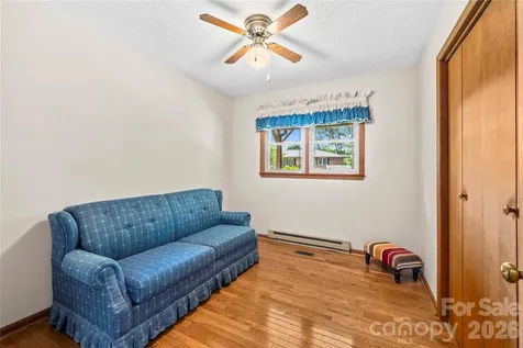 6 Kendra Road Hendersonville NC 28792
