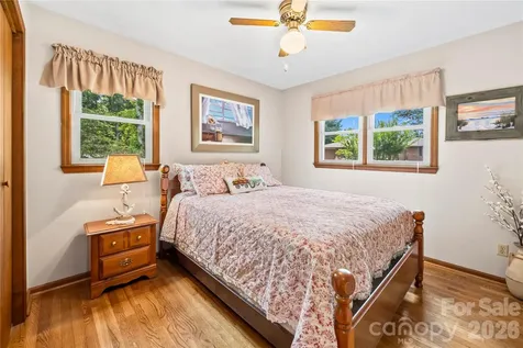 6 Kendra Road Hendersonville NC 28792