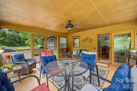 6 Kendra Road Hendersonville NC 28792