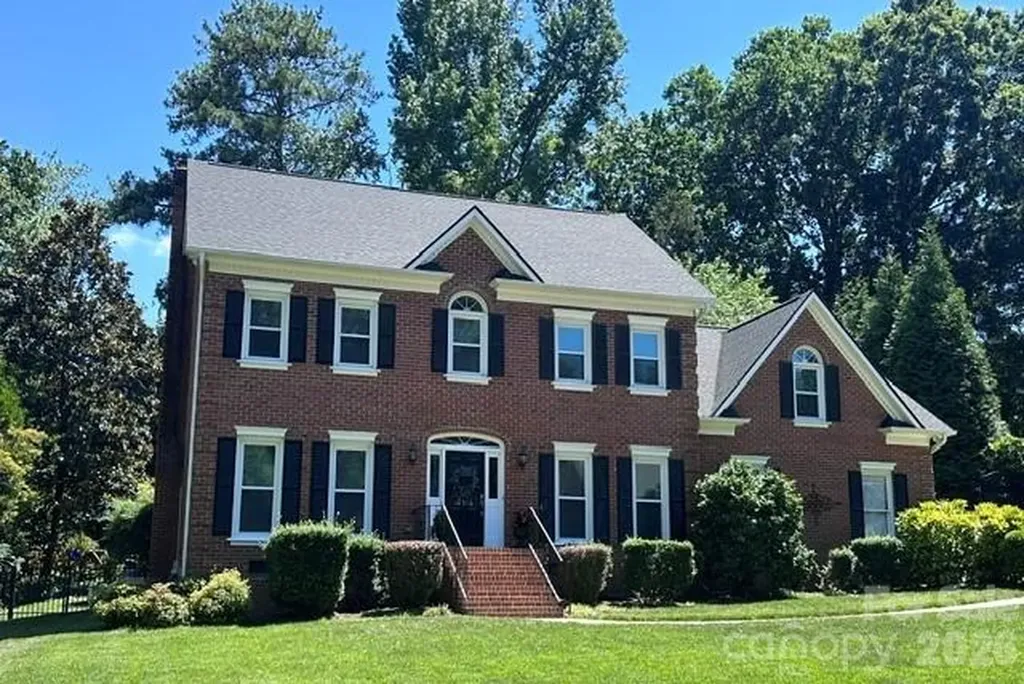 10516 Hollybrook Drive Charlotte NC 28277