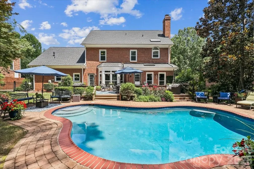 10516 Hollybrook Drive Charlotte NC 28277