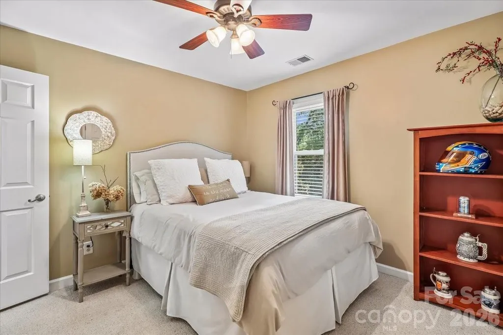 10516 Hollybrook Drive Charlotte NC 28277