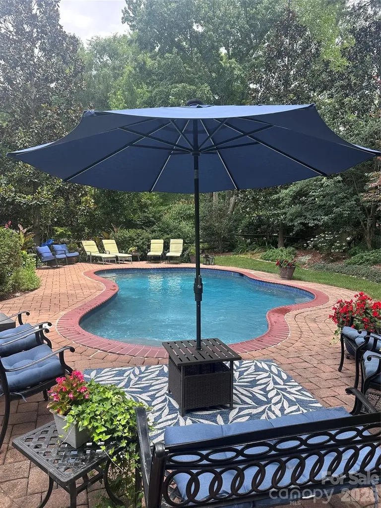 10516 Hollybrook Drive Charlotte NC 28277