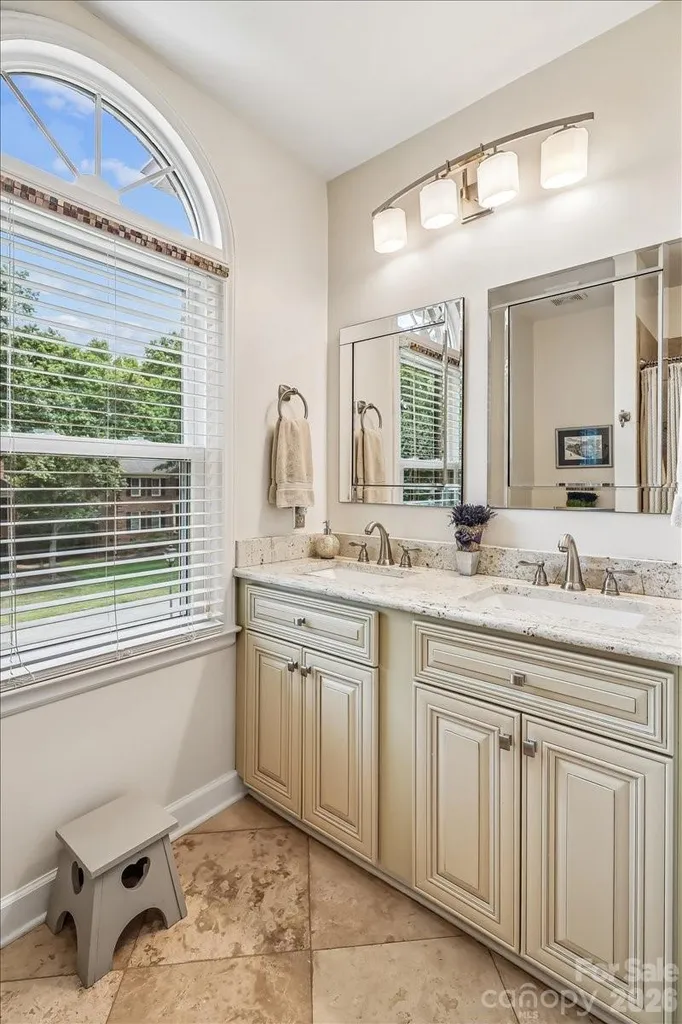 10516 Hollybrook Drive Charlotte NC 28277
