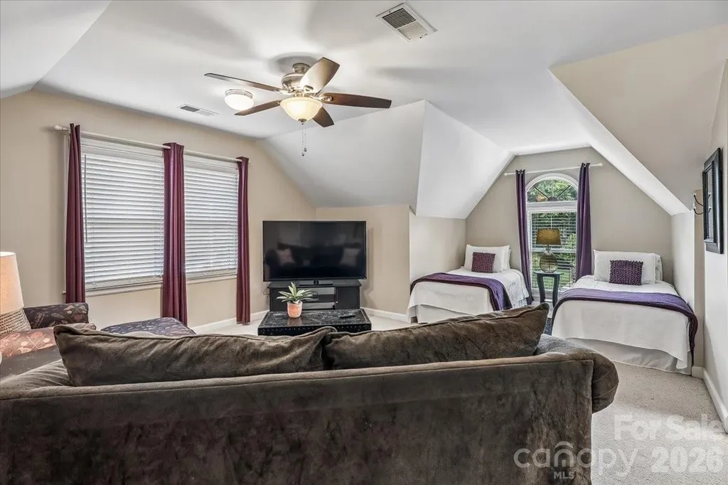 10516 Hollybrook Drive Charlotte NC 28277