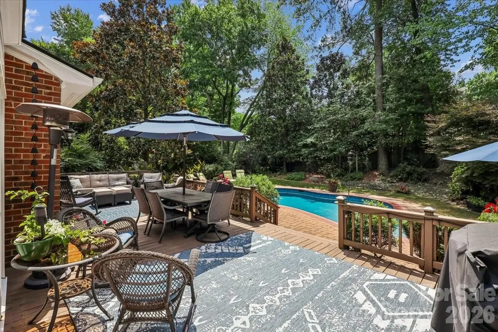 10516 Hollybrook Drive Charlotte NC 28277
