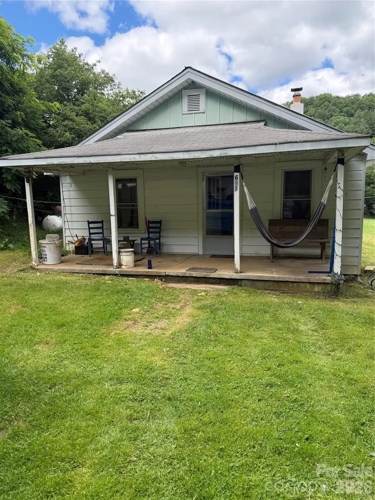 691 Old Balsam Road Waynesville NC 28786