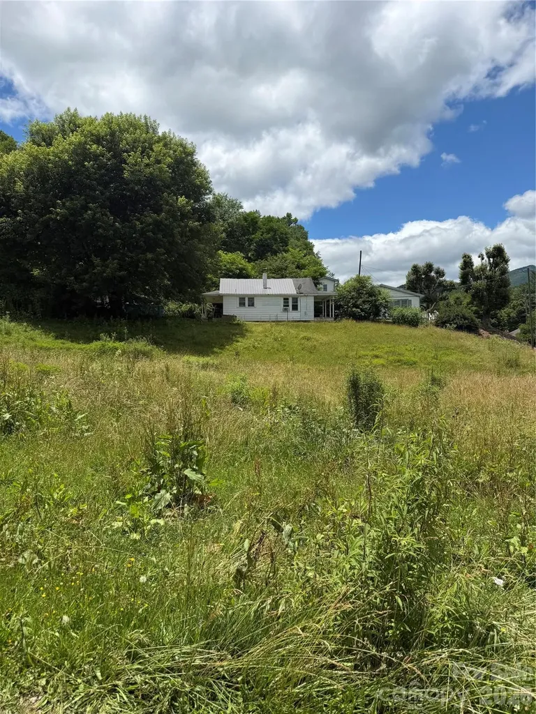 691 Old Balsam Road Waynesville NC 28786