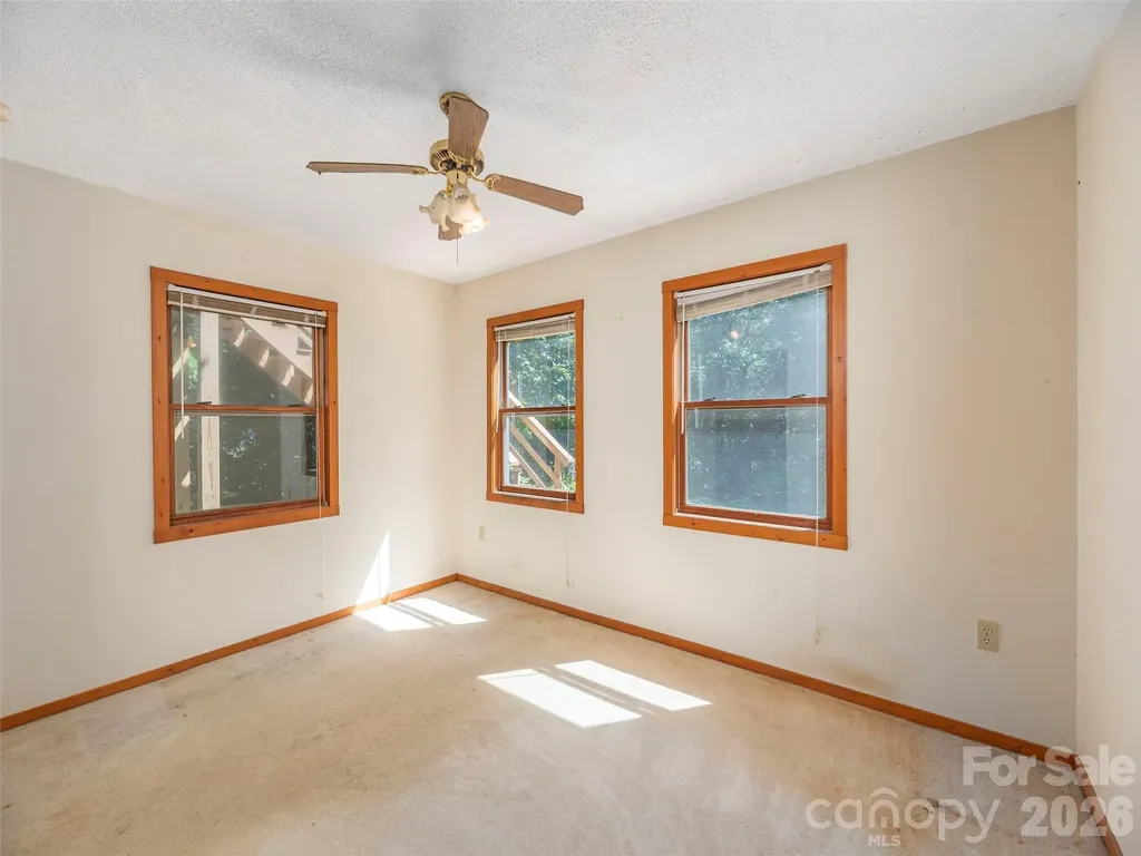 1575 Red Maple Drive Waynesville NC 28785