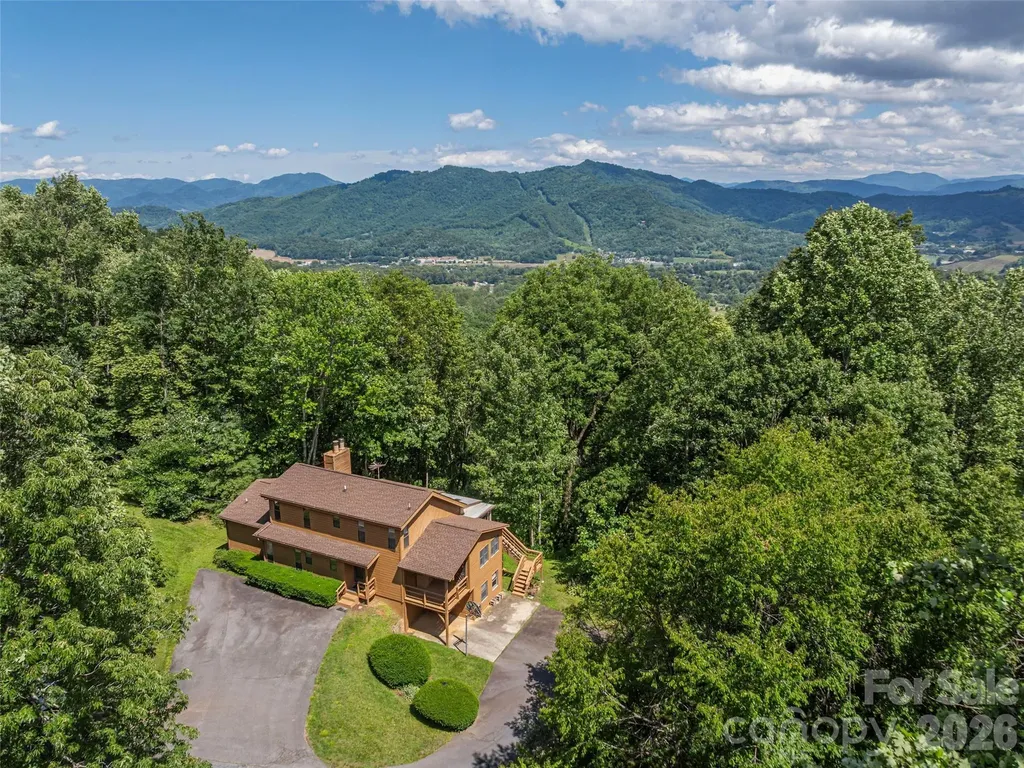 1575 Red Maple Drive Waynesville NC 28785