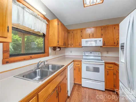 1575 Red Maple Drive Waynesville NC 28785