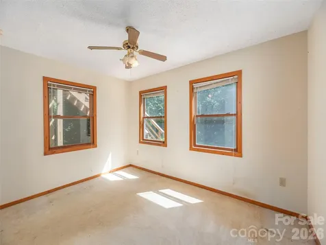 1575 Red Maple Drive Waynesville NC 28785