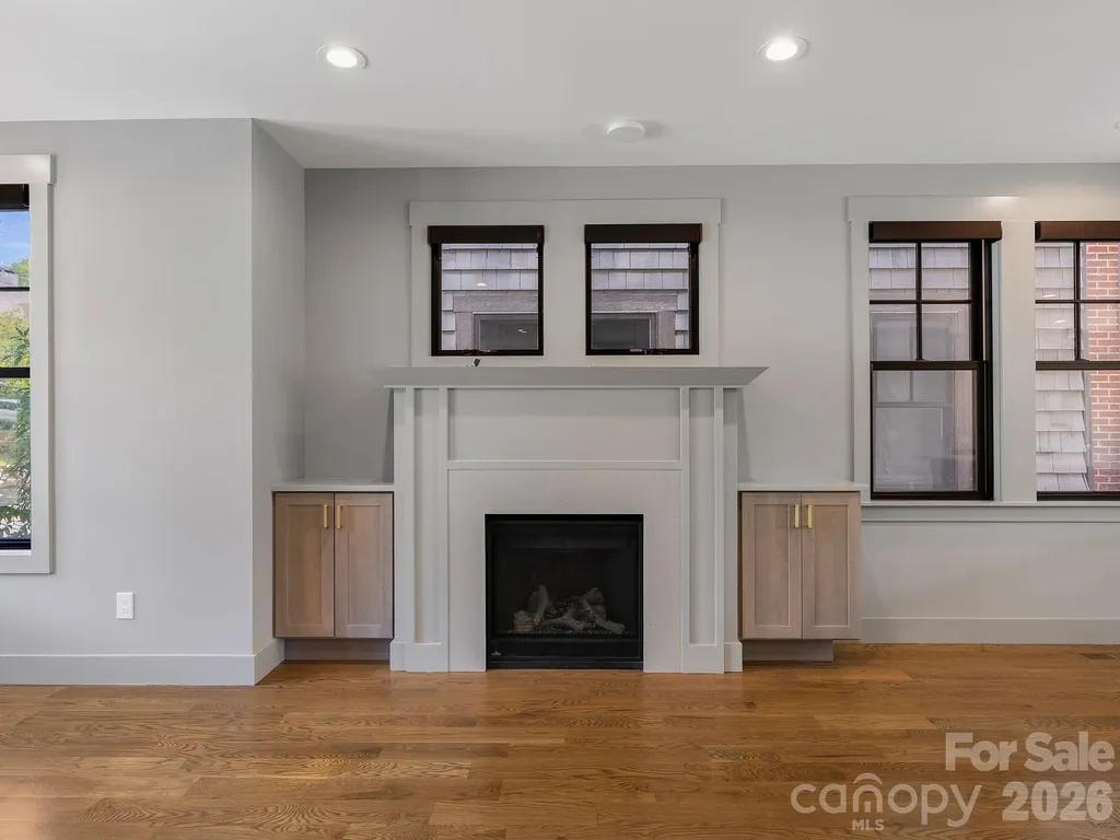 229 Broadway Street Asheville NC 28801