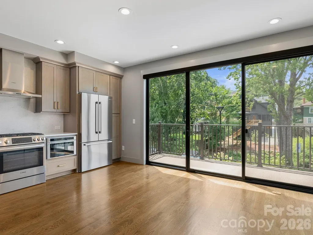 229 Broadway Street Asheville NC 28801