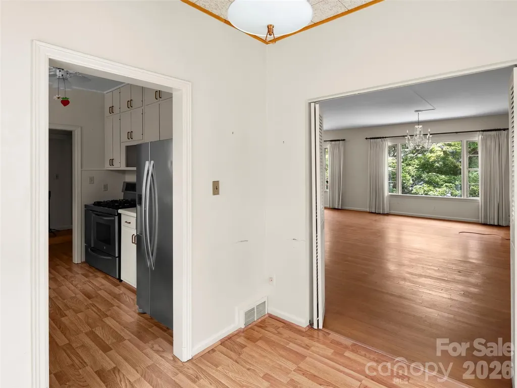 5 Normandy Road Asheville NC 28803