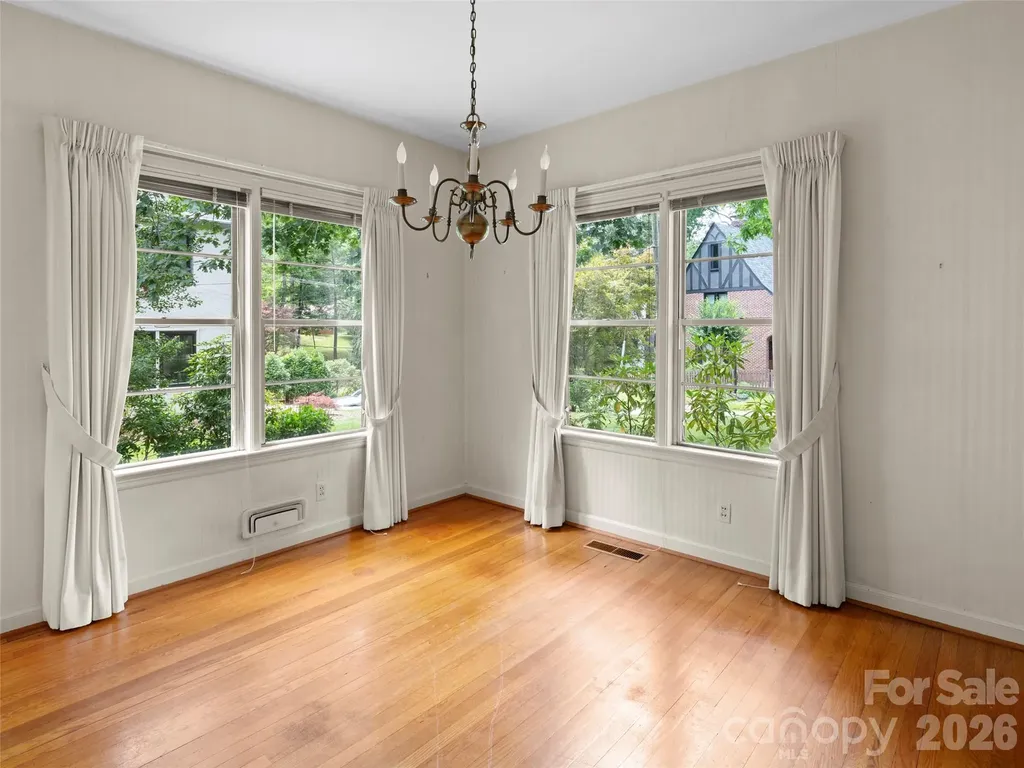 5 Normandy Road Asheville NC 28803