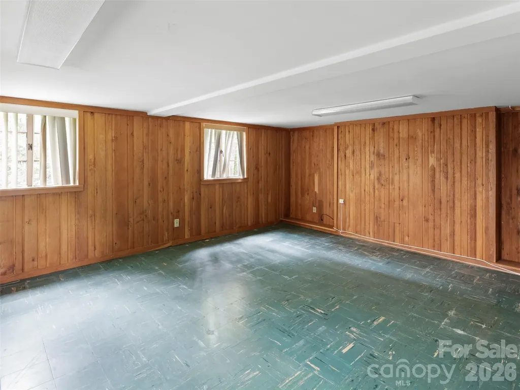 5 Normandy Road Asheville NC 28803