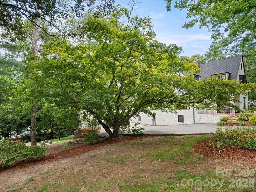 5 Normandy Road Asheville NC 28803