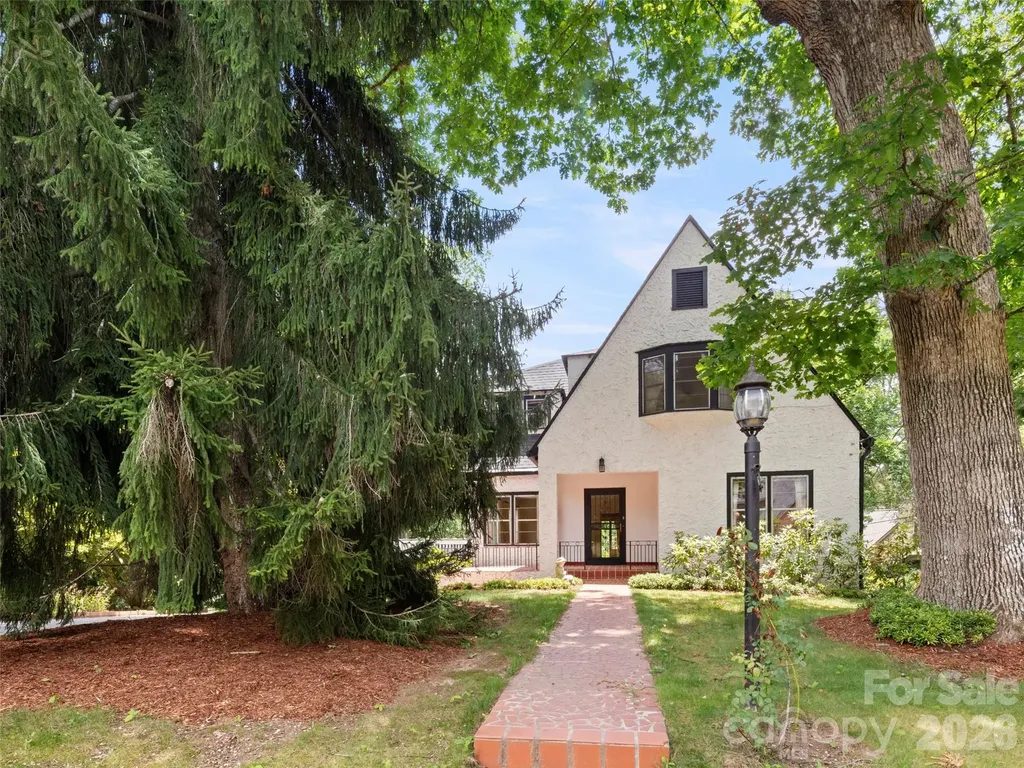 5 Normandy Road Asheville NC 28803