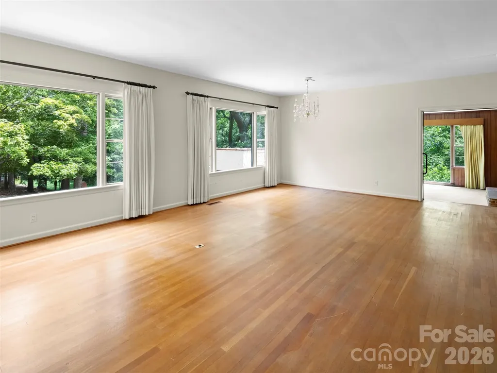 5 Normandy Road Asheville NC 28803