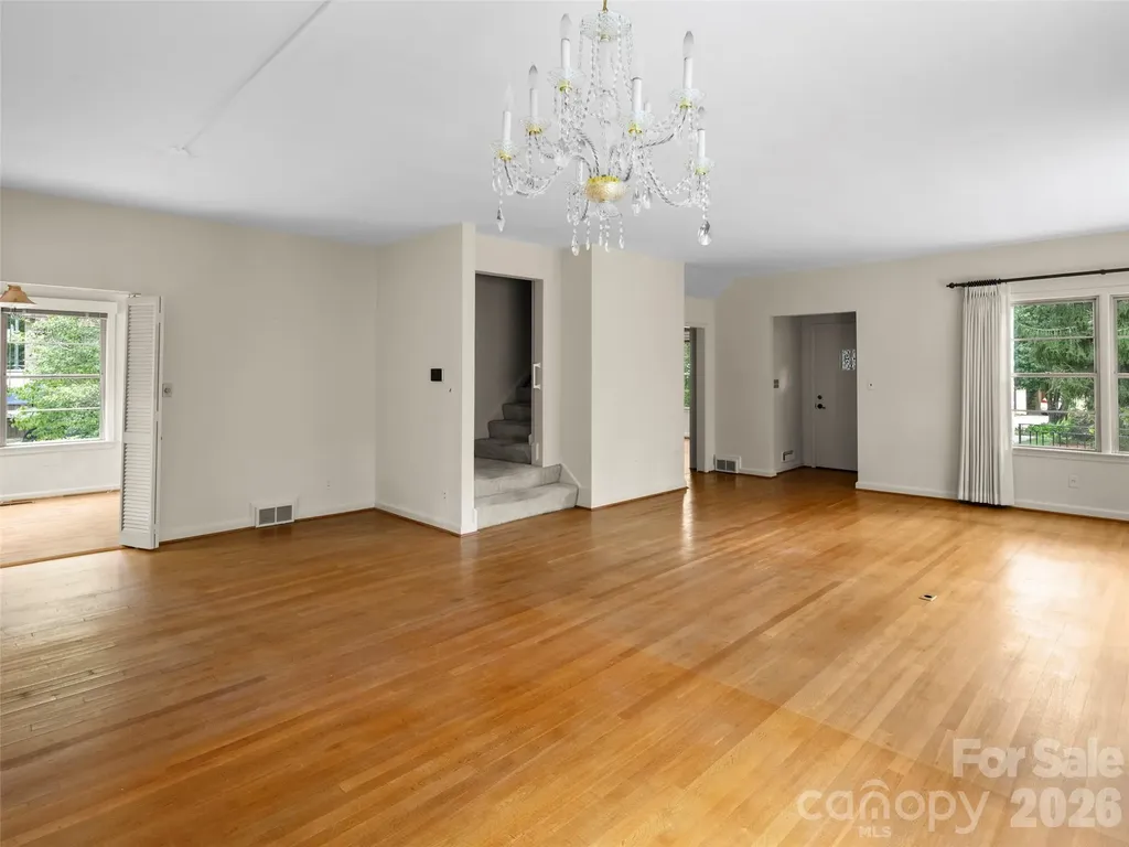 5 Normandy Road Asheville NC 28803