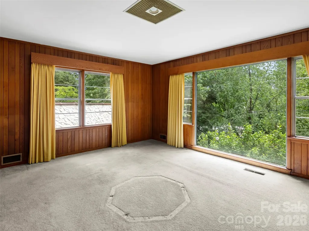 5 Normandy Road Asheville NC 28803