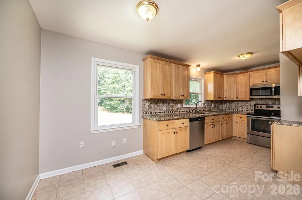5424 Glenview Drive Hickory NC 28602