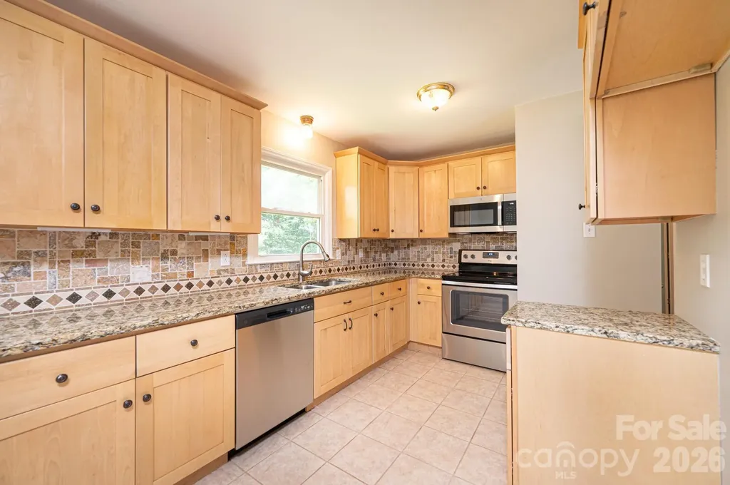 5424 Glenview Drive Hickory NC 28602