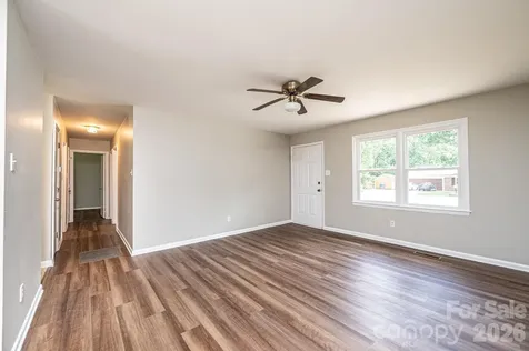 5424 Glenview Drive Hickory NC 28602
