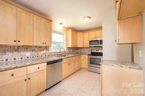 5424 Glenview Drive Hickory NC 28602