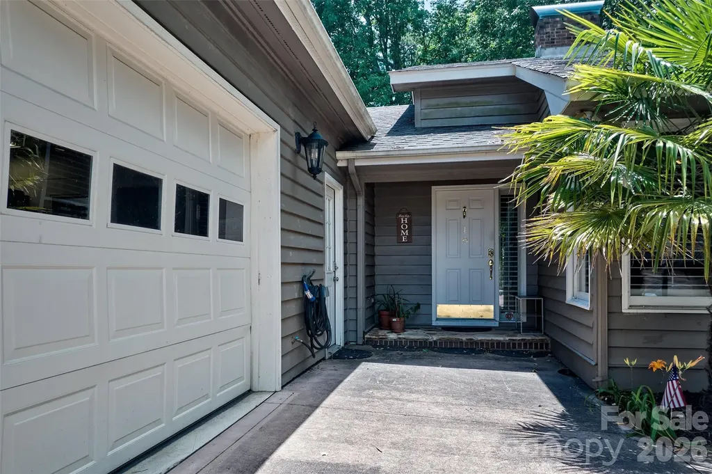 18 Shipmaster Court Lake Wylie SC 29710