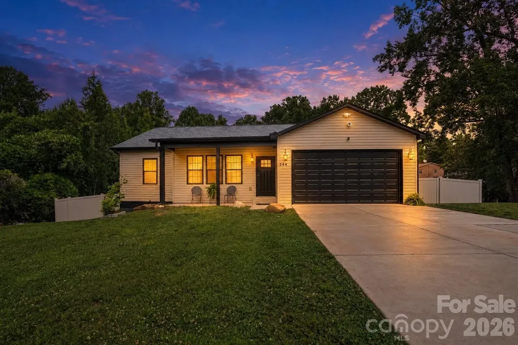 544 30th Avenue NW Hickory NC 28601