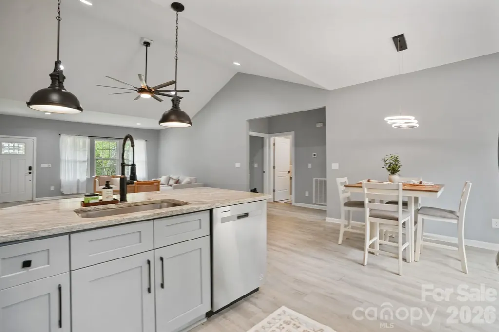 544 30th Avenue NW Hickory NC 28601
