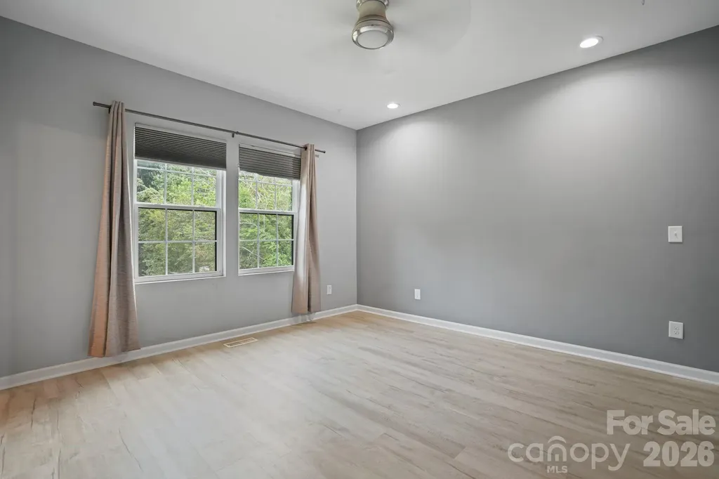 544 30th Avenue NW Hickory NC 28601