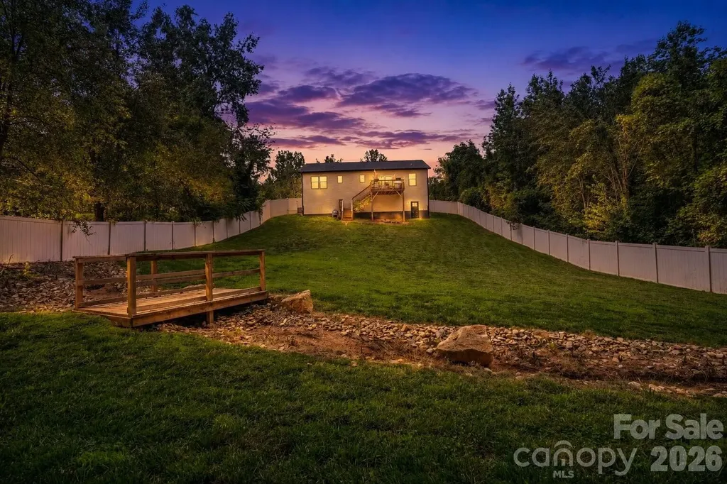544 30th Avenue NW Hickory NC 28601