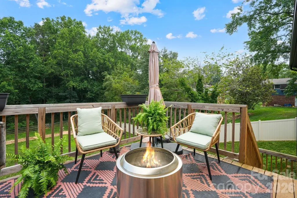 544 30th Avenue NW Hickory NC 28601