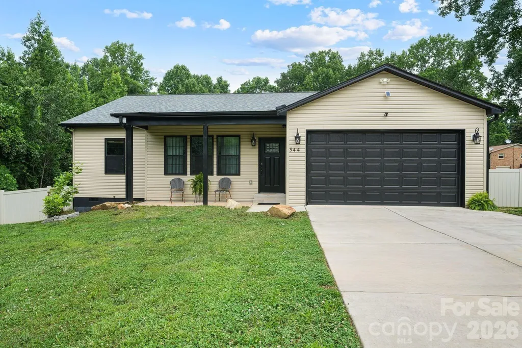 544 30th Avenue NW Hickory NC 28601
