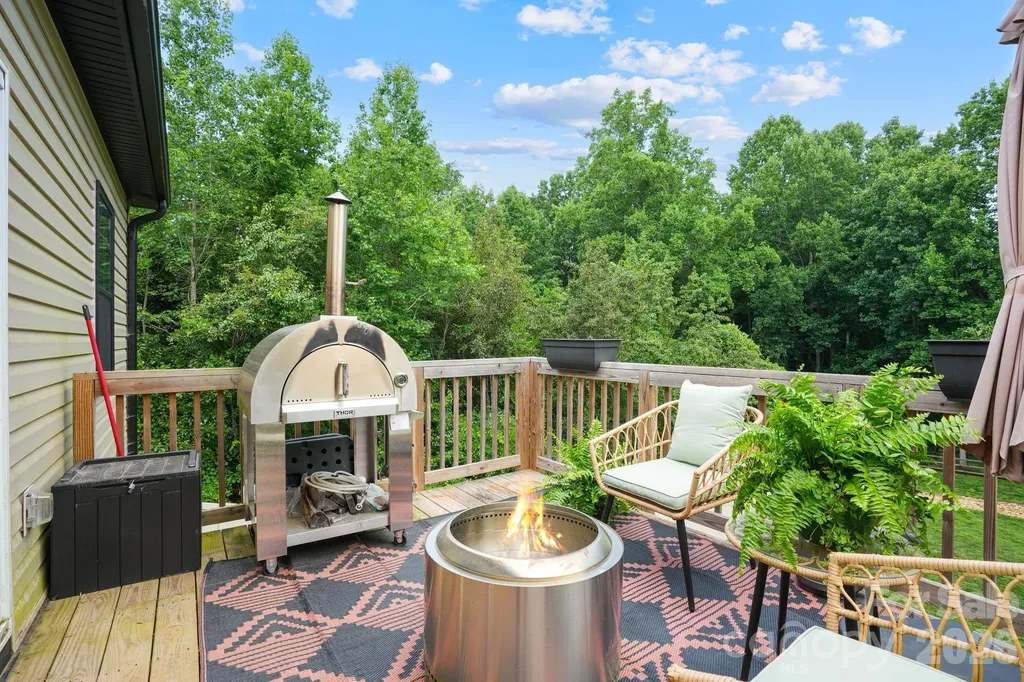 544 30th Avenue NW Hickory NC 28601