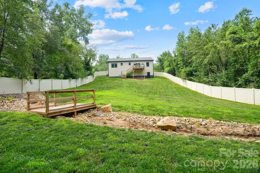 544 30th Avenue NW Hickory NC 28601