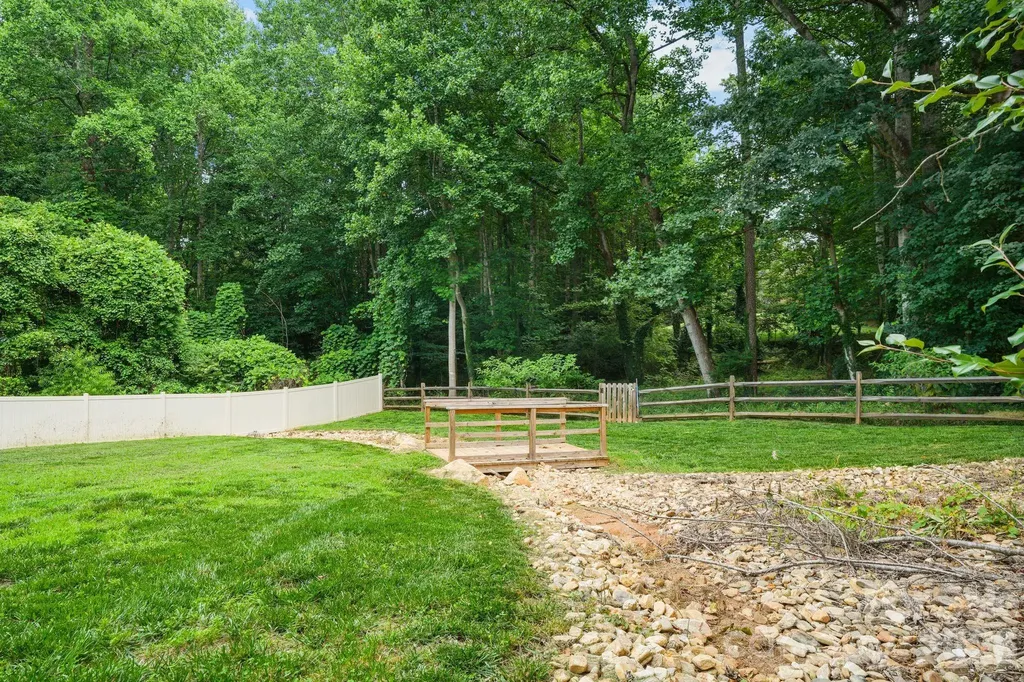 544 30th Avenue NW Hickory NC 28601