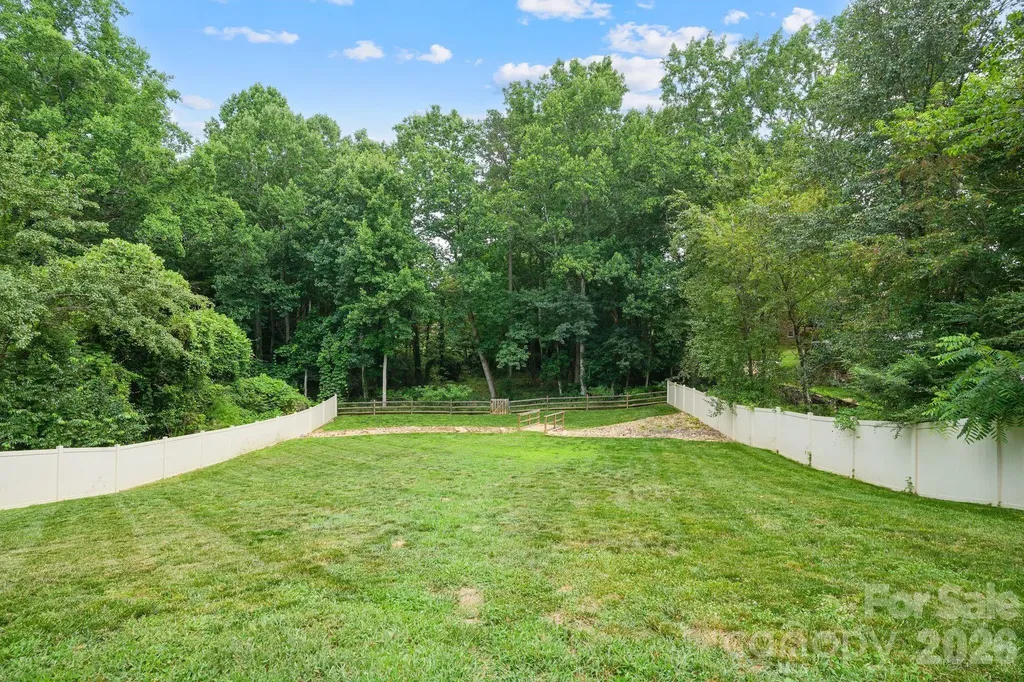 544 30th Avenue NW Hickory NC 28601