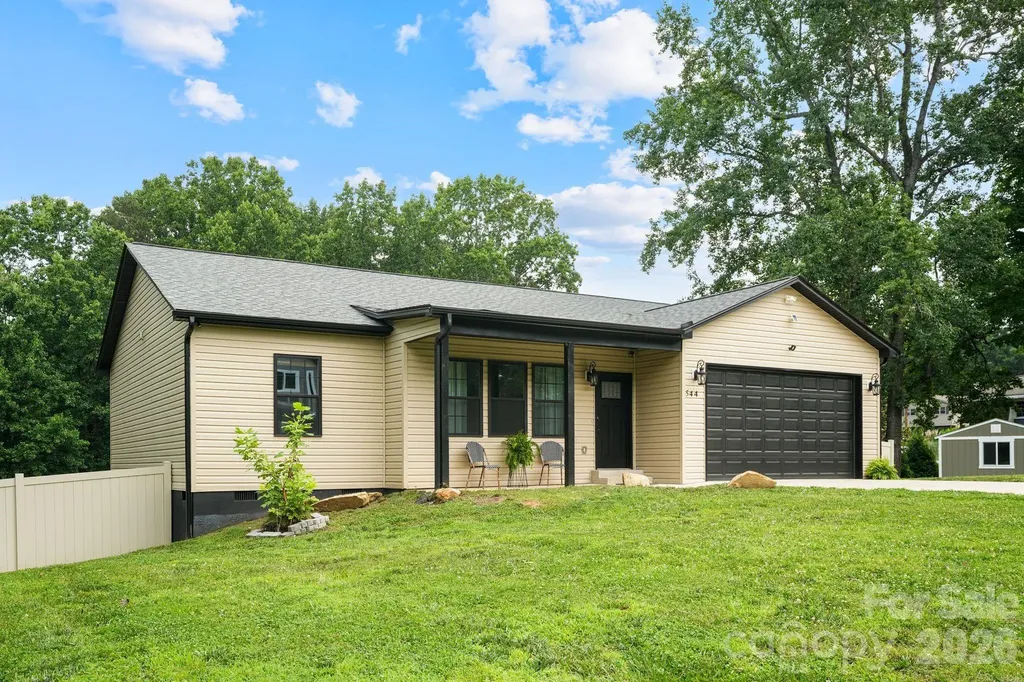 544 30th Avenue NW Hickory NC 28601