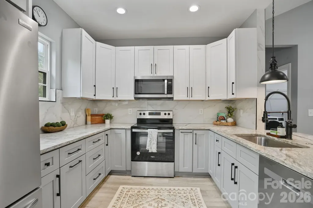 544 30th Avenue NW Hickory NC 28601