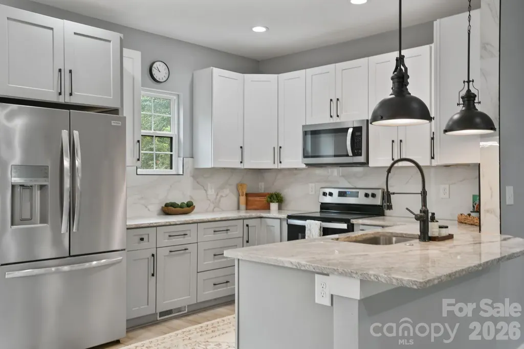 544 30th Avenue NW Hickory NC 28601