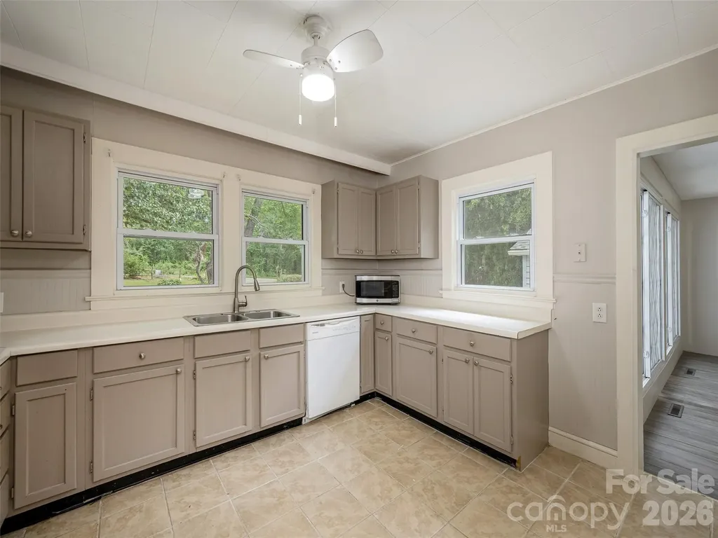 79 Edgewood Drive Arden NC 28704