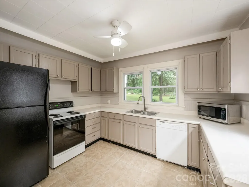 79 Edgewood Drive Arden NC 28704